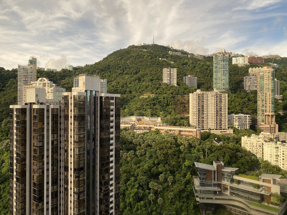 Island Shangri-La Hotel in Central/Western