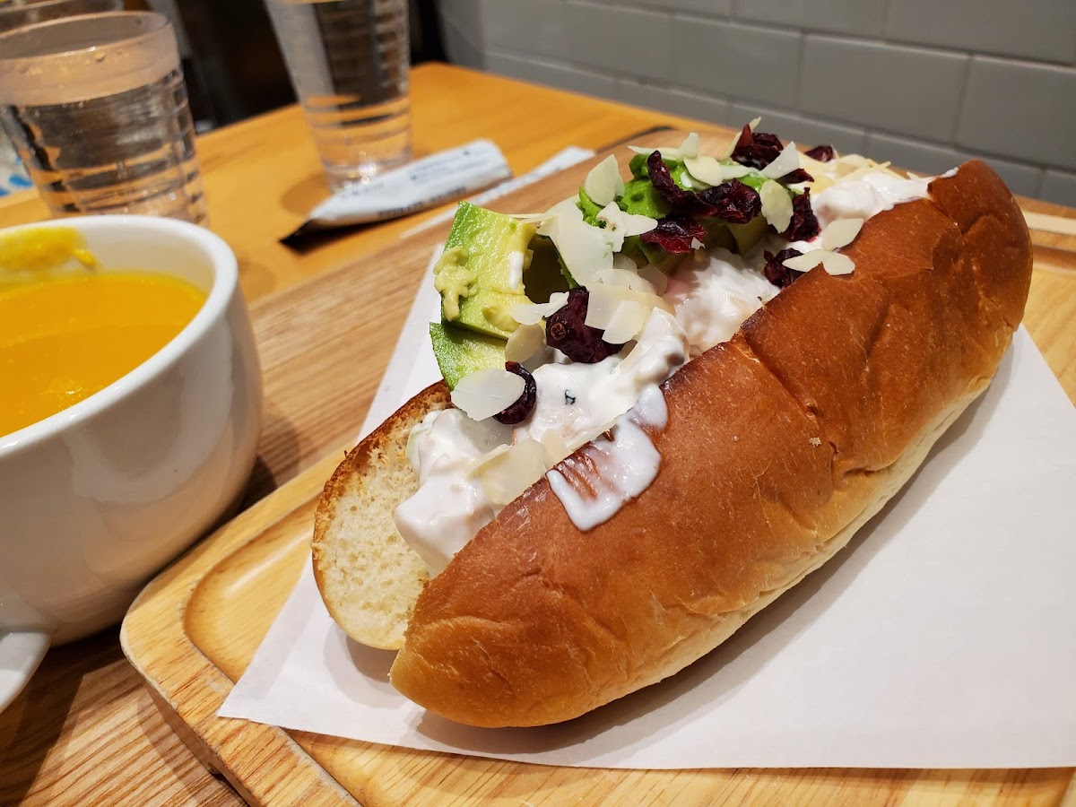 Oliver's Super Sandwiches in Tai Po
