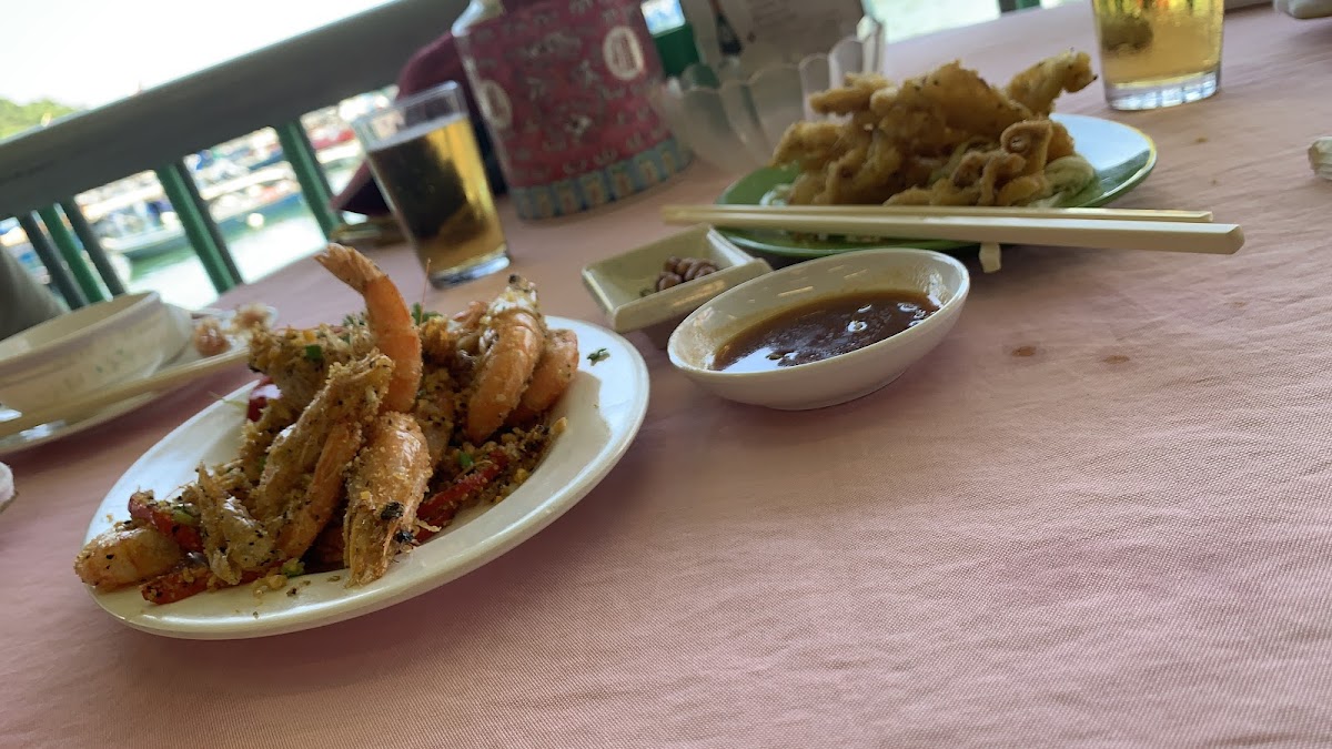 Peach Garden Seafood Restaurant in Islands