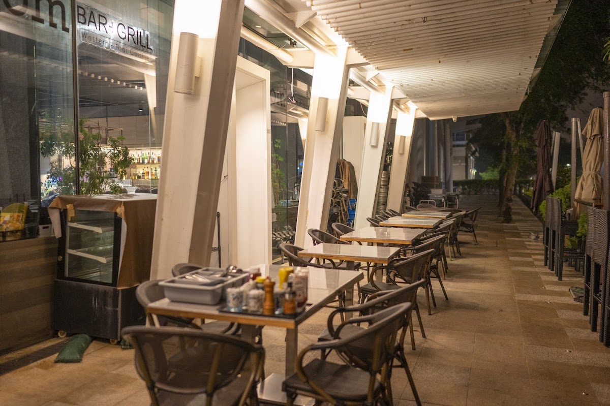 Tom Bar + Grill in Sha Tin