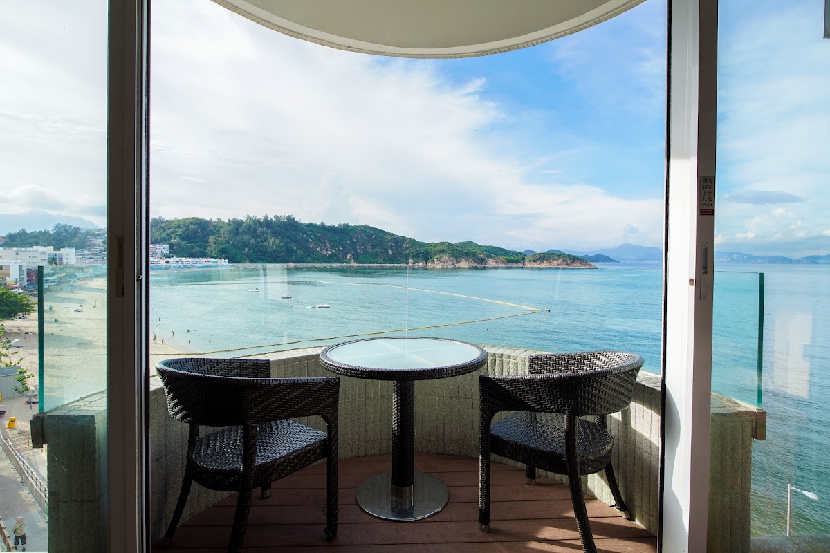 Warwick Hotel in Islands
