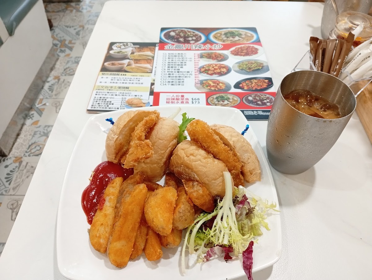 金龍冰室 in Tai Po